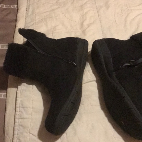 Boot - Picture 2 of 2